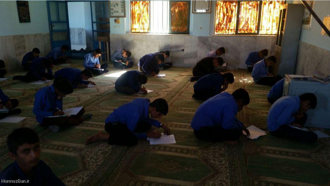 هفته کتاب و کتابخوانی / برگزاری مسابقه کتابخوانی در دبیرستان شبانه روزی ابوریحان هشت بندی
